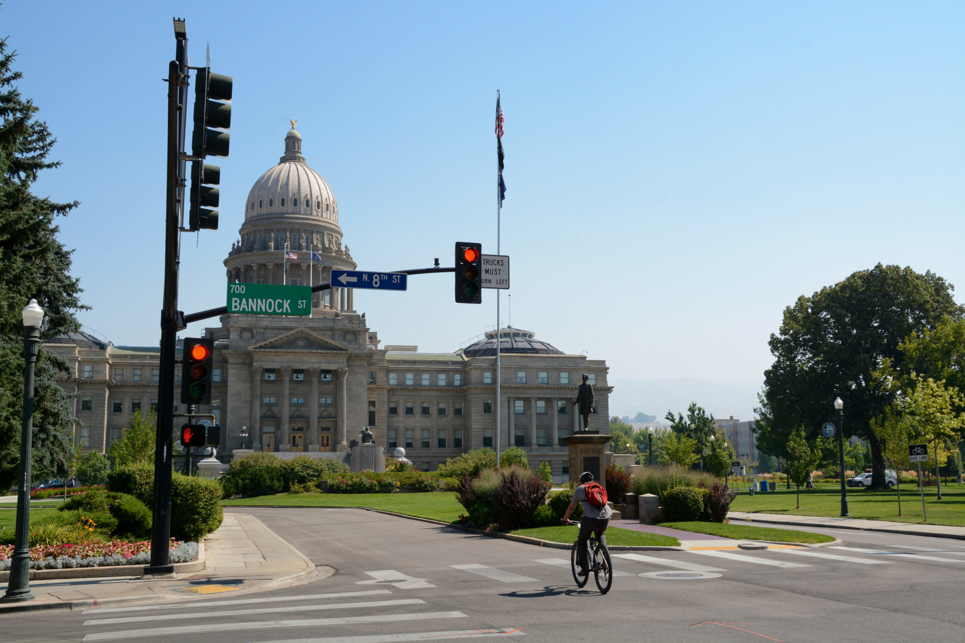 Das Kapitol von Idaho mit Radfahrer