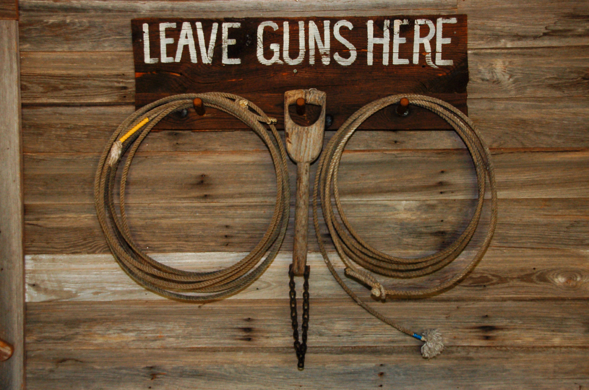 Leave Guns Here Schild in einem Lokal in Texas