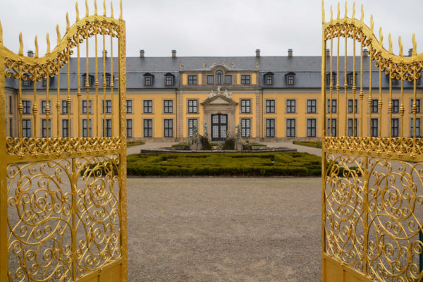 Goldenes Tor zum Schloss in den Herrenhäuser Gärten