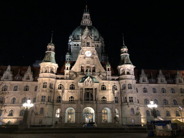 Das Neue Rathaus von Hannover bei Nacht