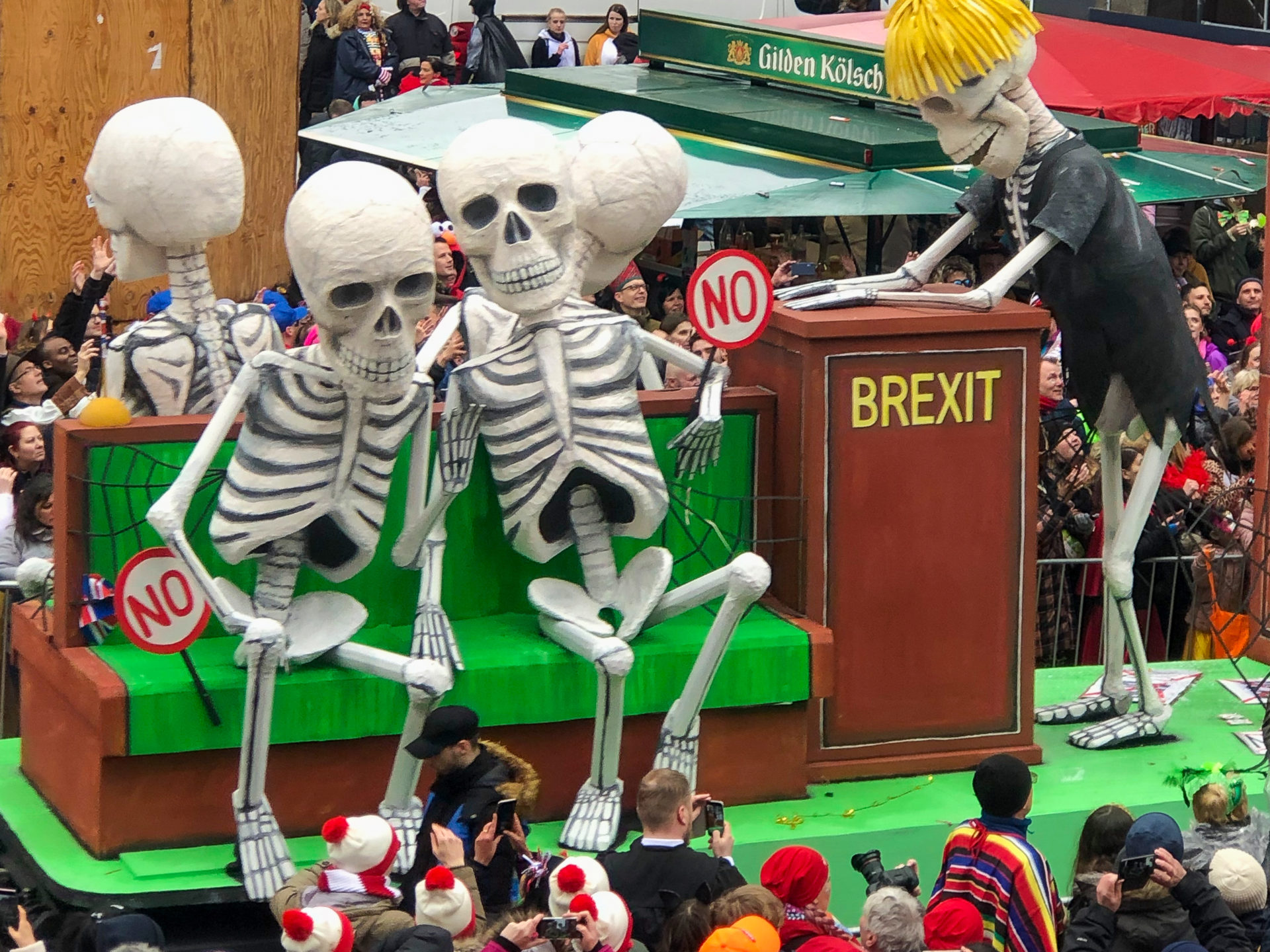 Karnevalswagen in Köln mit Brexitmotiv