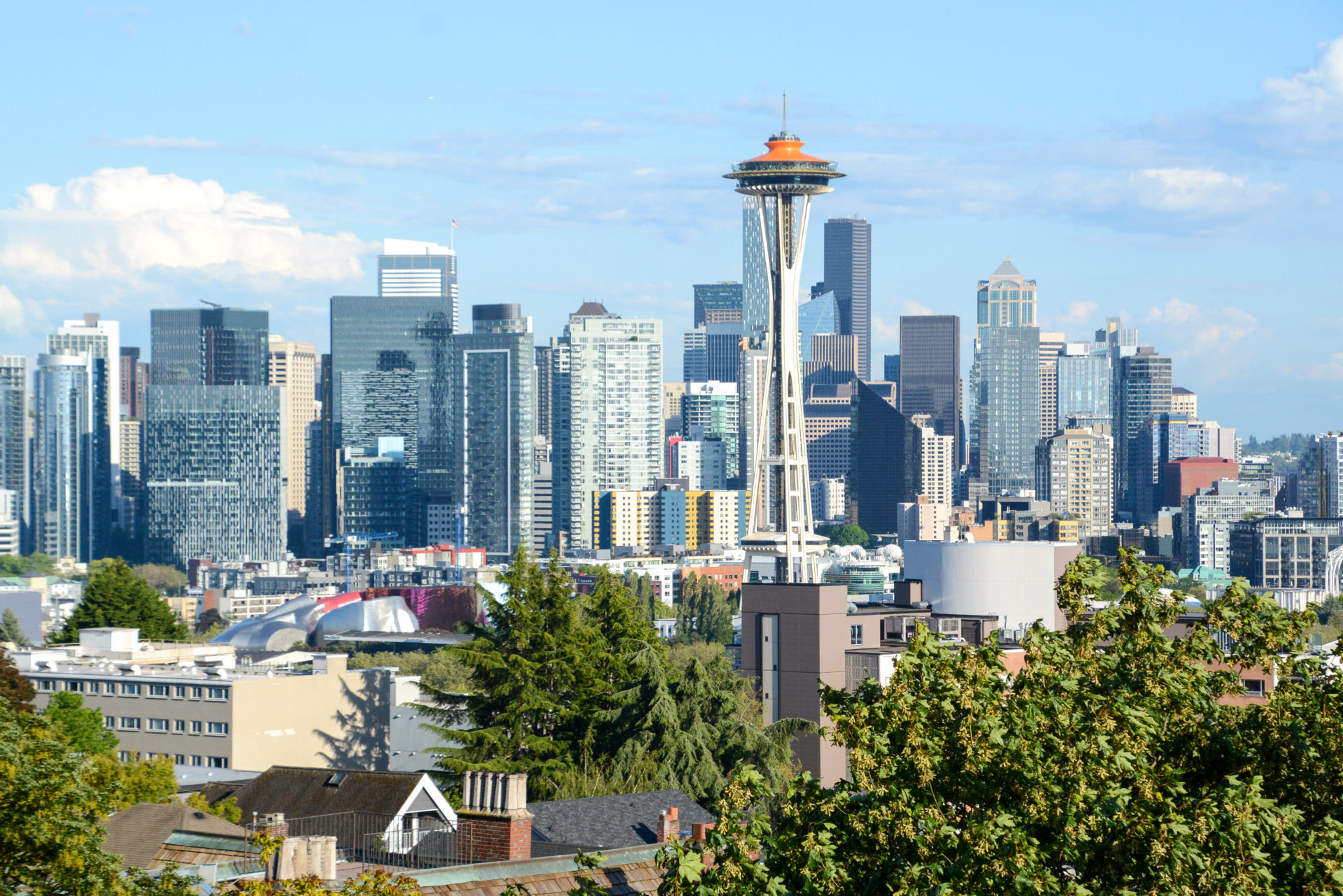 Blick vom Kerry Park auf die Space Needle und andere Sehenswürdigkeiten von Seattle
