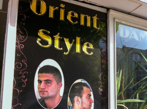 Werbung für Barbier in Neukölln