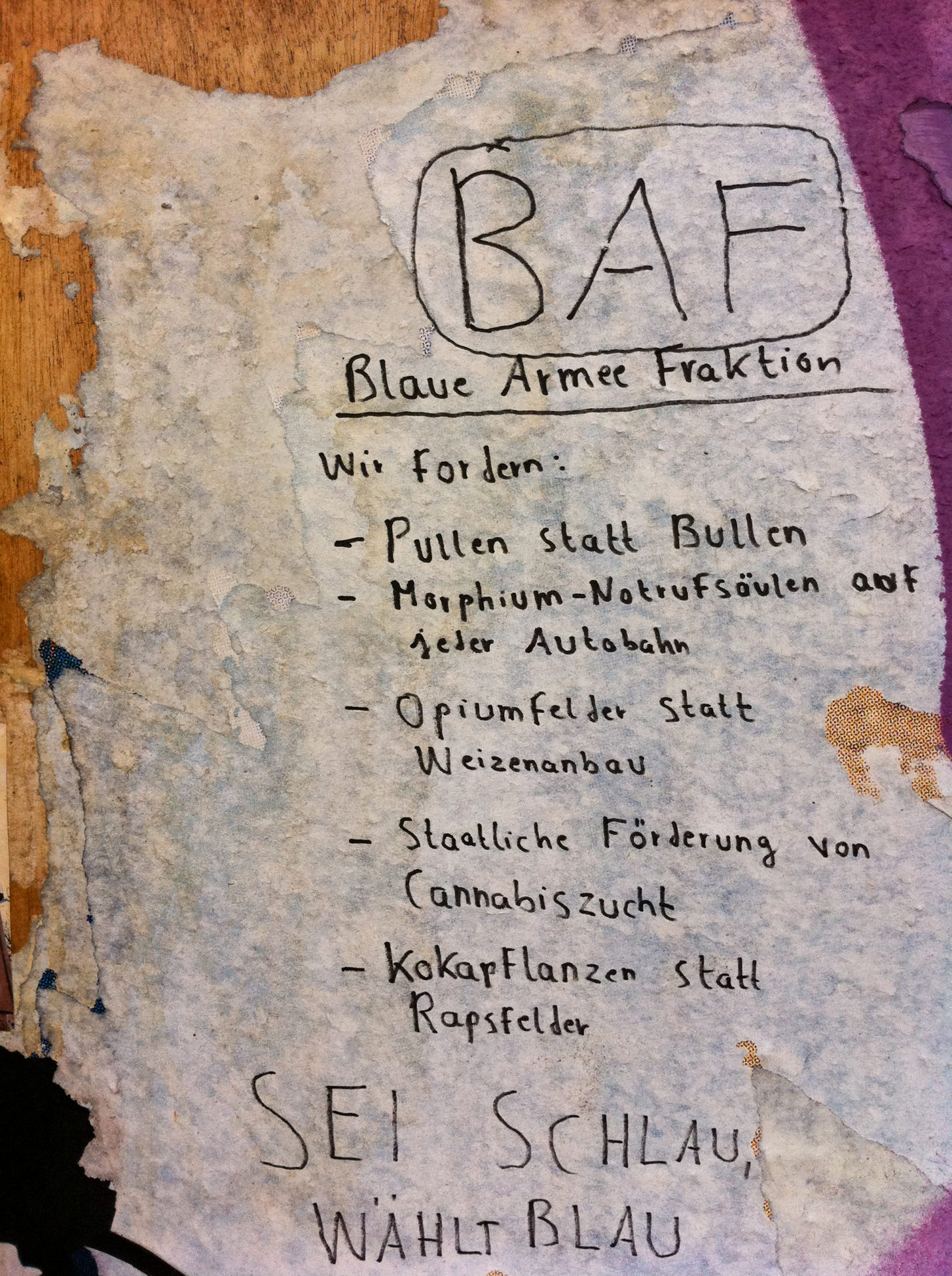 Plakat der Blauen Armee Fraktion in Berlin