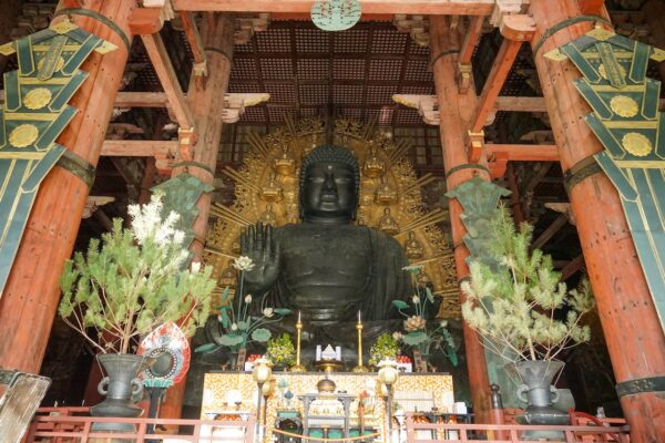 Buddha im Nora-todai-ji-Tempel in Japan
