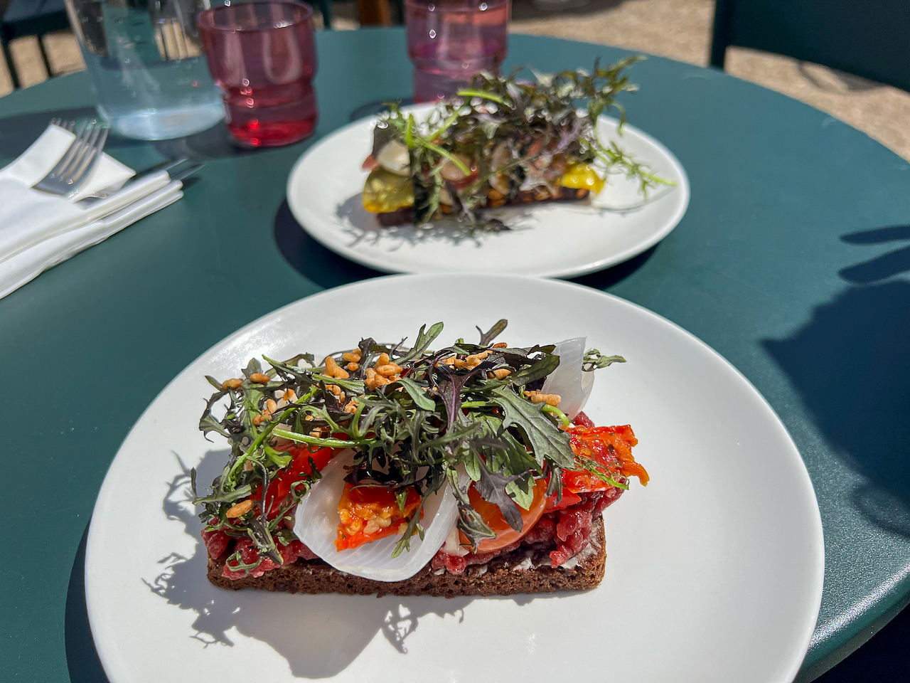 Das Café Deiling im dänischen Odense hat die Zubereitung von Smörrebröd zur Kunstform erhoben