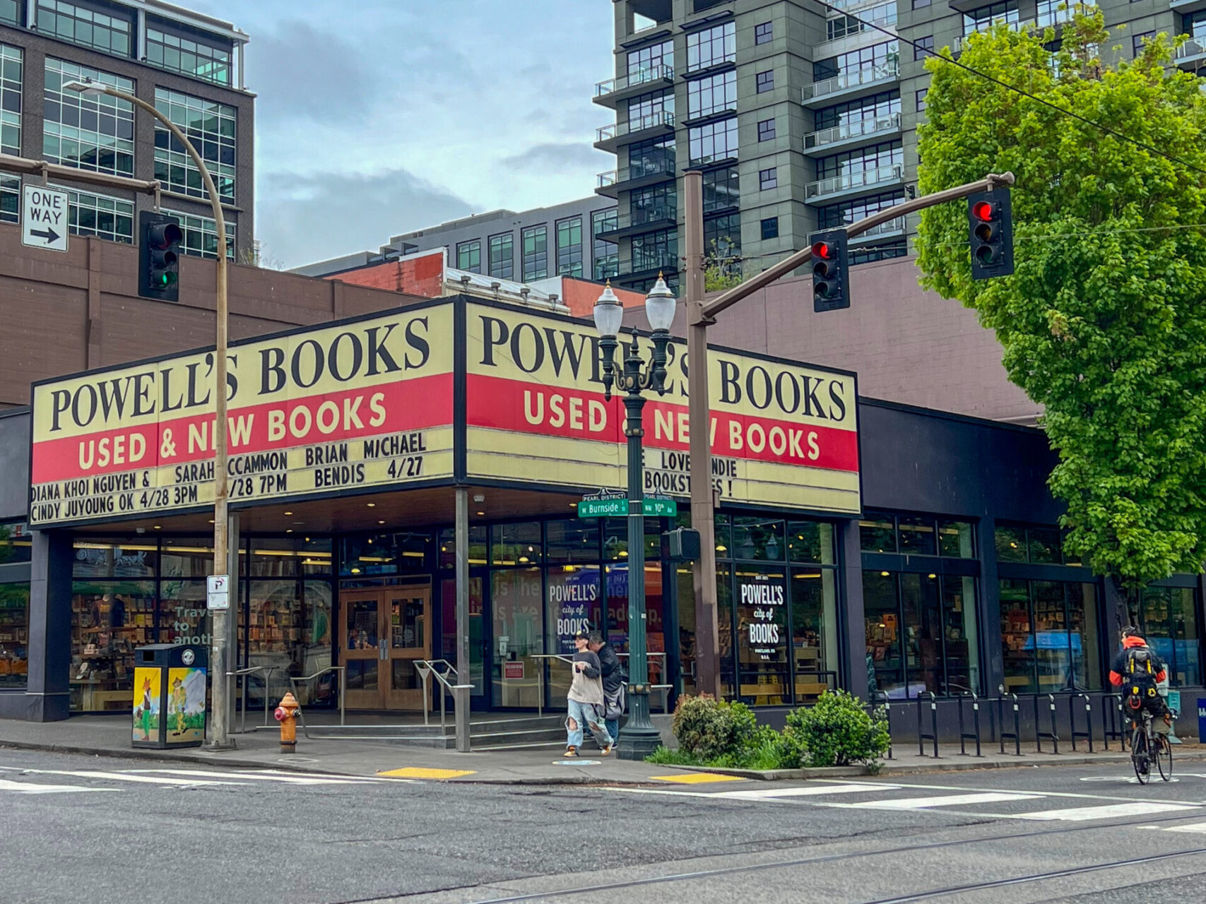 Außenansicht von Powell's City of Books in Portland