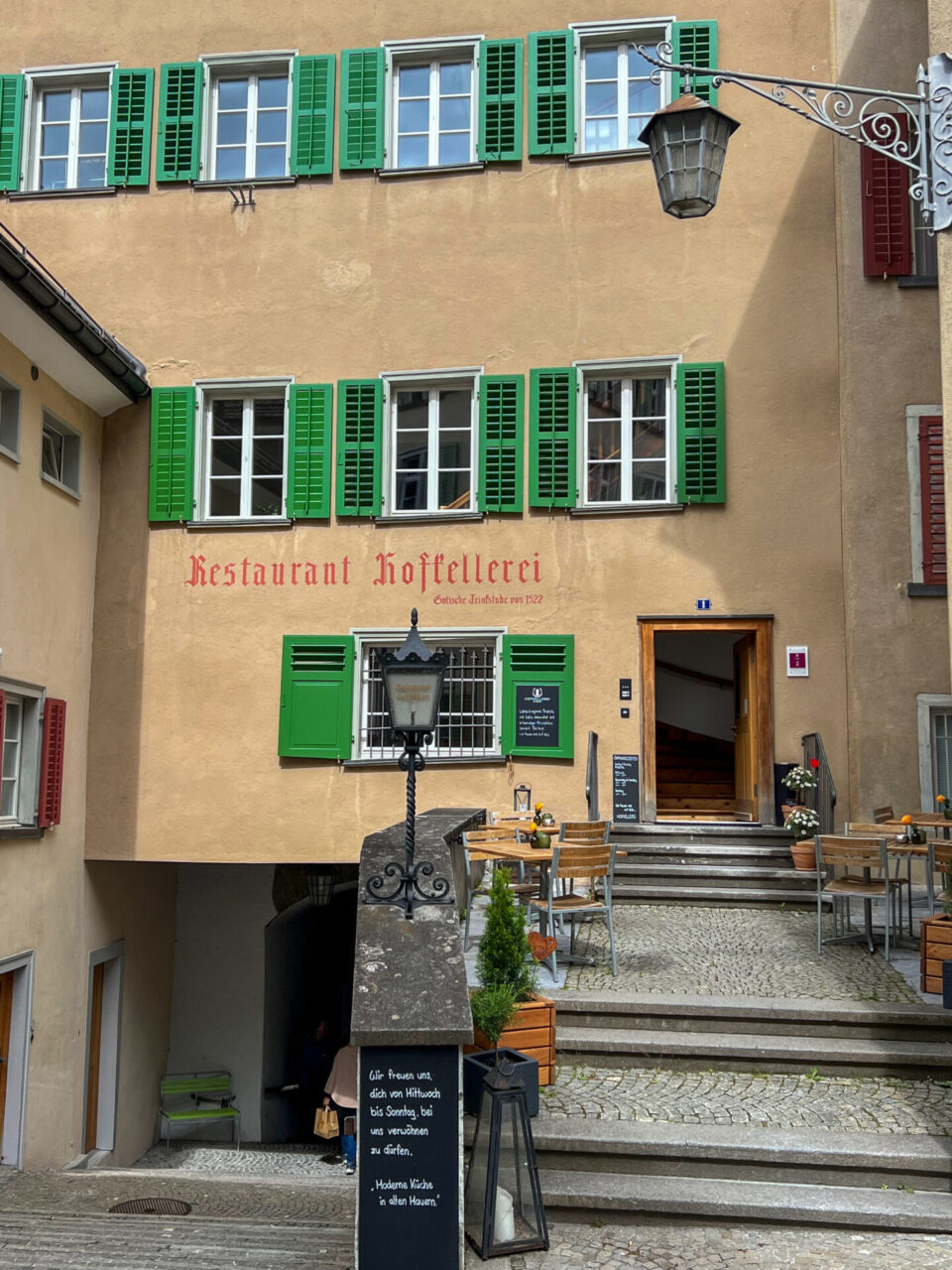 Das Restaurant Hofkellerei in Chur mit Außengastronomie