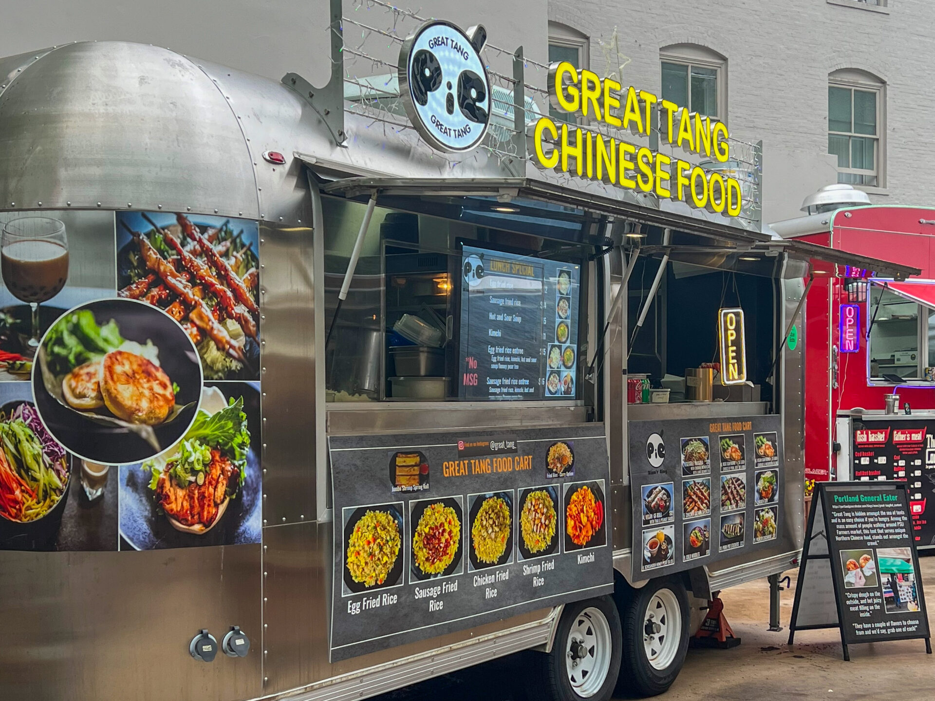 Airstream mit chinesischem Restaurant Street Food Midtown Beer Garden Portland Oregon