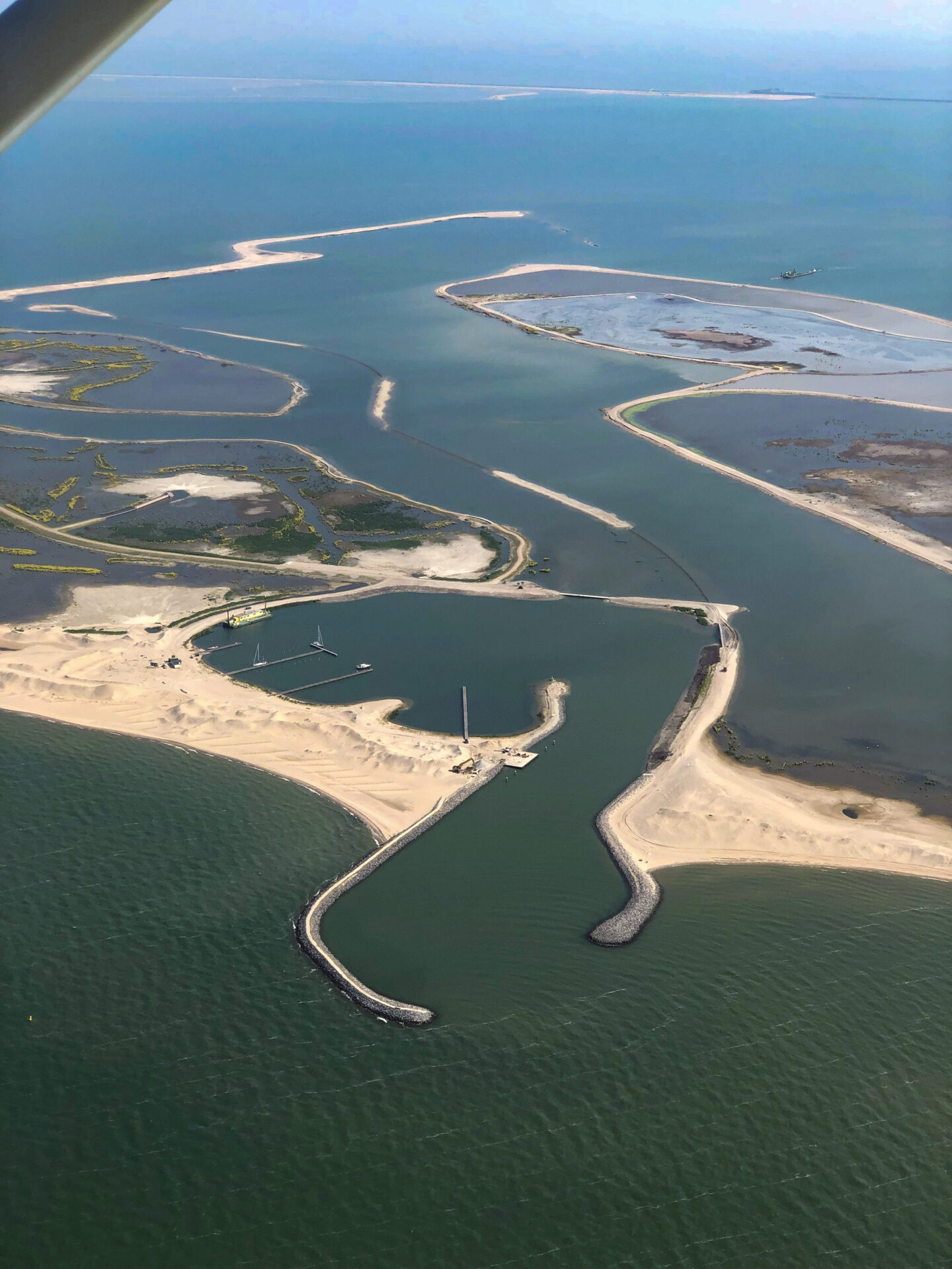 Luftaufnahme der Künstlichen Inselgruppe de Kreupel im Ijsselmeer