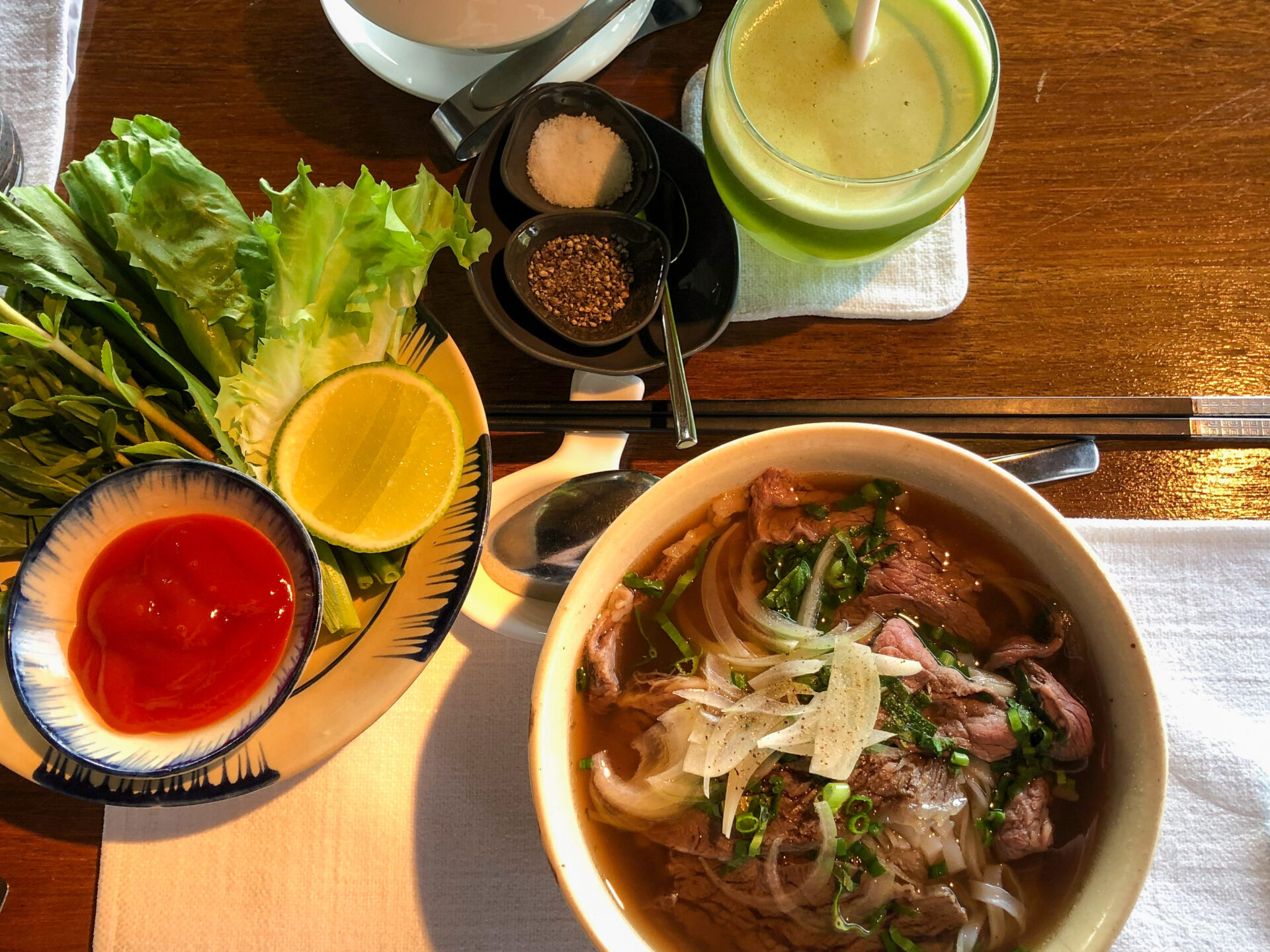 Pho mit einem leckeren Cocktail gehört auch dem Angebot der fast 500 Streetfood Wagen in Portland