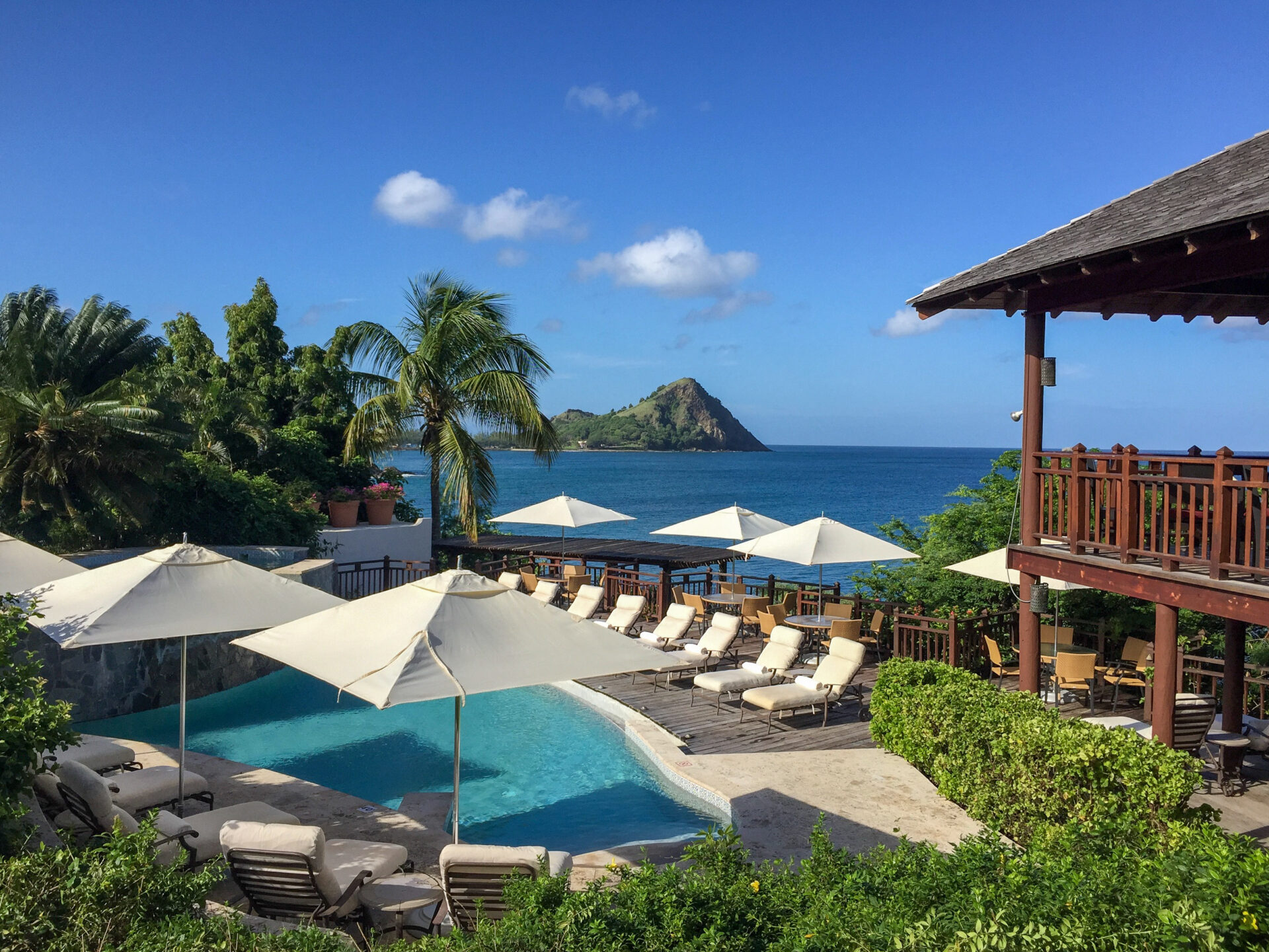 Ferienresort Cap Maison mit Pool und Ausblick auf das Karibische Meer in Saint Lucia