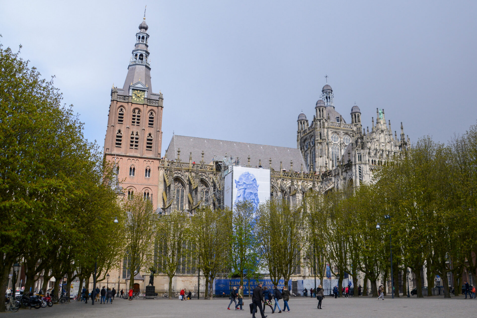 Totale der Kathedrale von Den Bosch