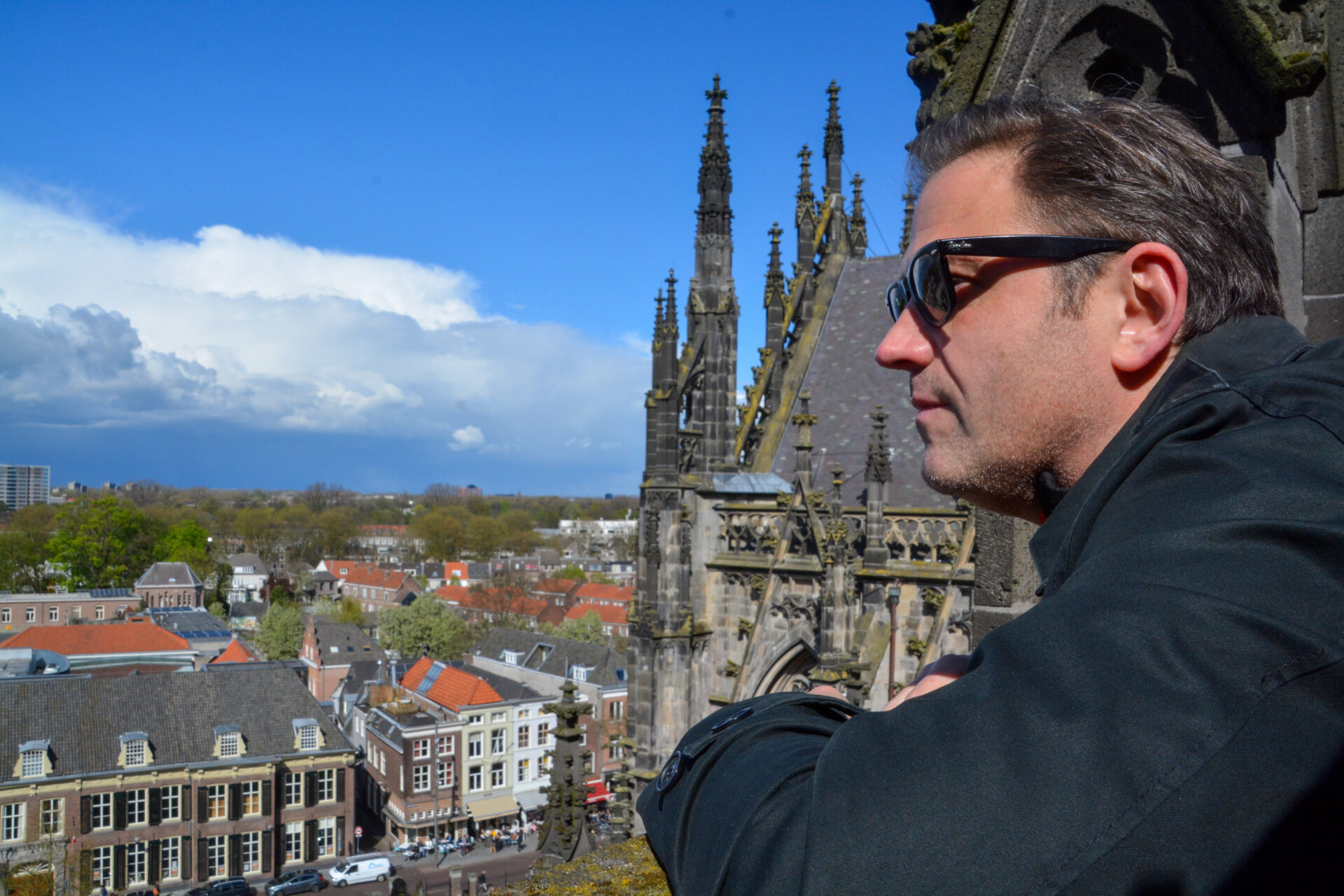 Autor auf dem Dach der Kathedrale von Den Bosch