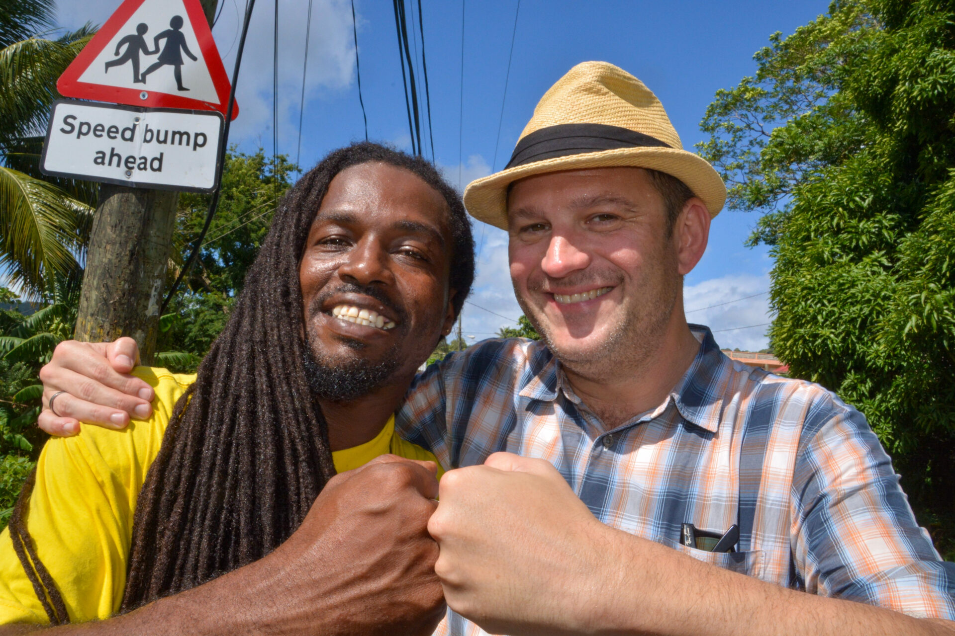 Rastafari Roger mit Autor Ralf auf der Insel St. Lucia die zum britischen Commonwealth gehört