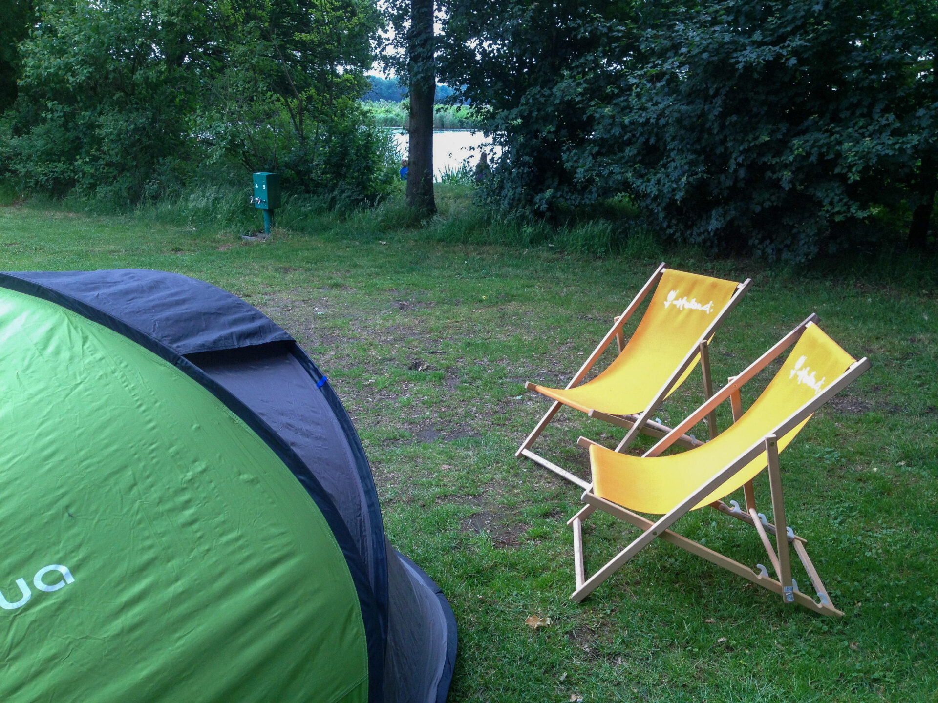 Campingstühle und Zelt Grundlage für gute Erfahrungen beim Best Kept Secret Festival