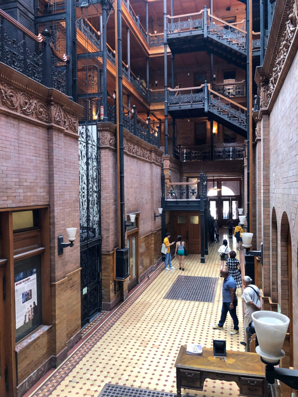 Das Bradbury Building in Los Angeles ist als Handlungsort von Blade Runner bekannt