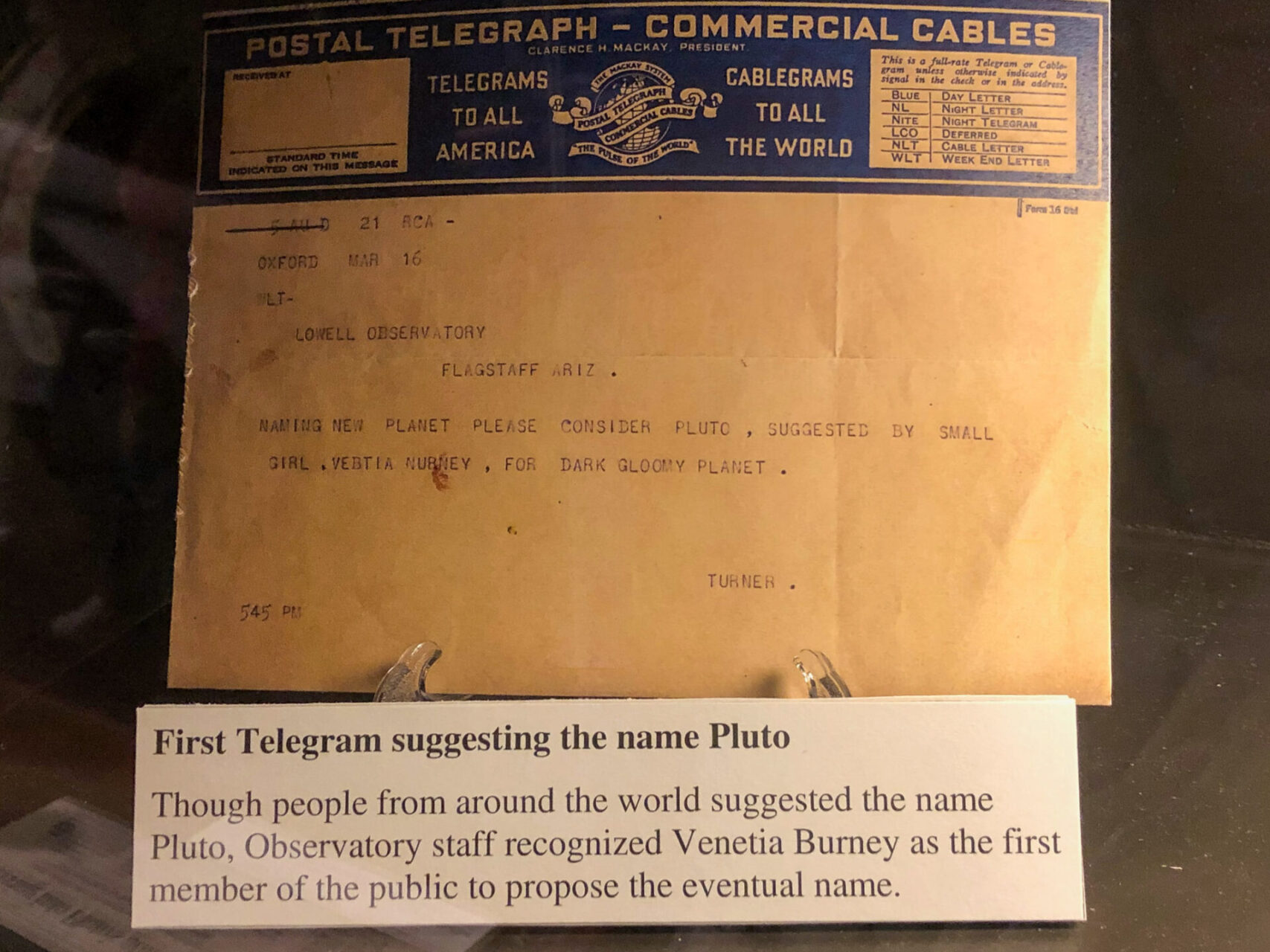 Telegramm in dem der Name Pluto für einen neu entdeckten Miniplaneten vorgeschlagen wird