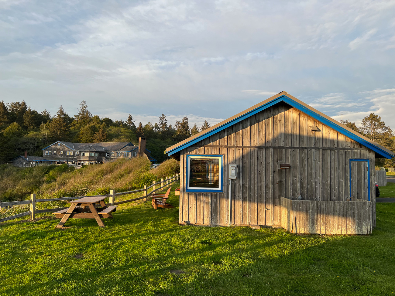 Schlichte Hütte oder Cottage der Kalaloch Lodge im Olympic National Park