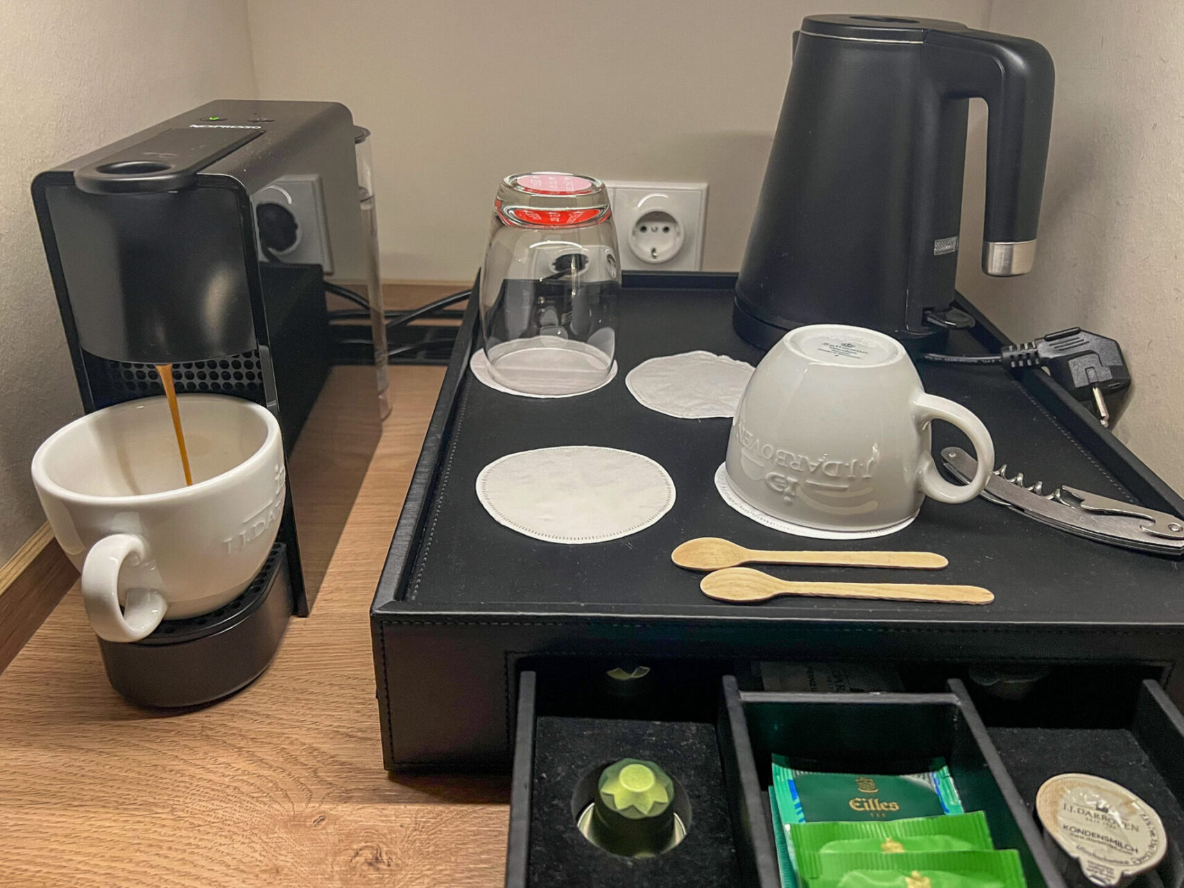 Kaffeestation in der Juniorsuite des alten Wasserturms