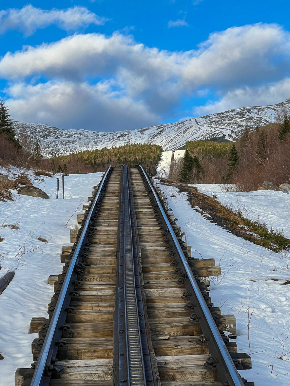 Auf dem Weg zur Mittelstation: die Cog Railway am Mount Washington