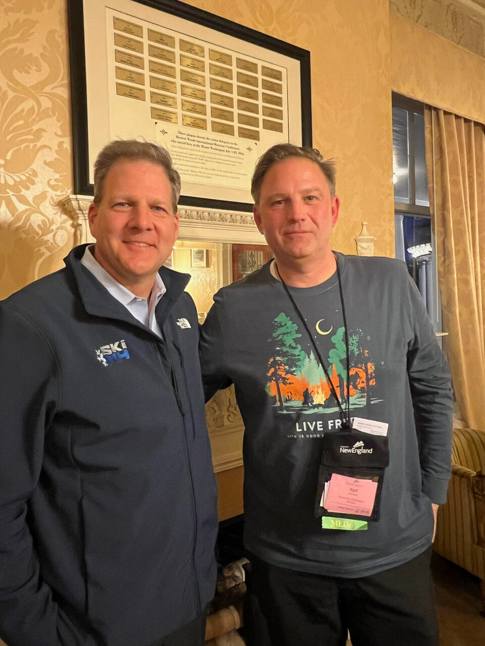 Autor Ralf Johnen mit dem damaligen Gouverneur von New Hampshire, Chris Sununu
