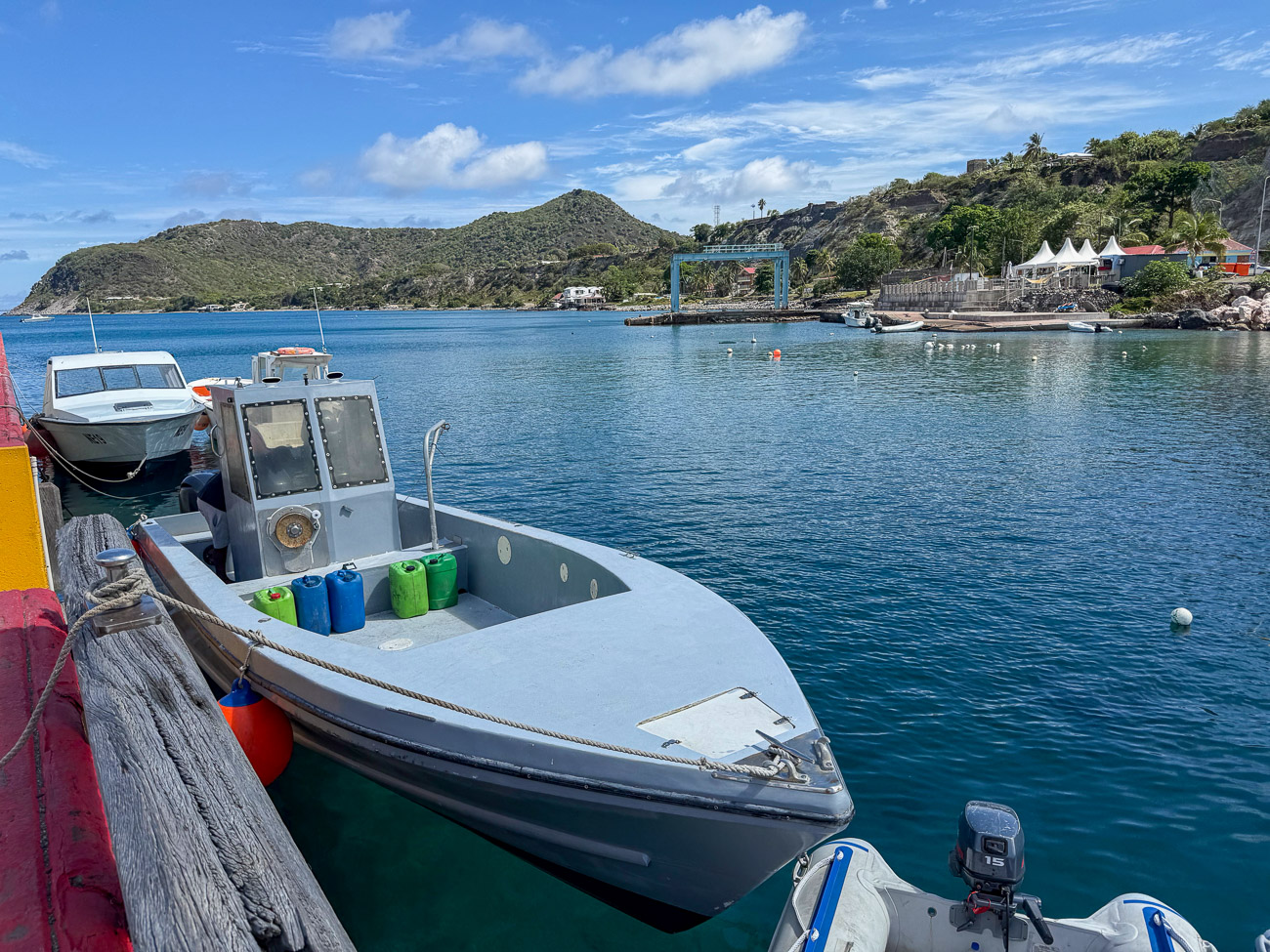 Hochseefischerboot im Hafen von Sint Eustatius