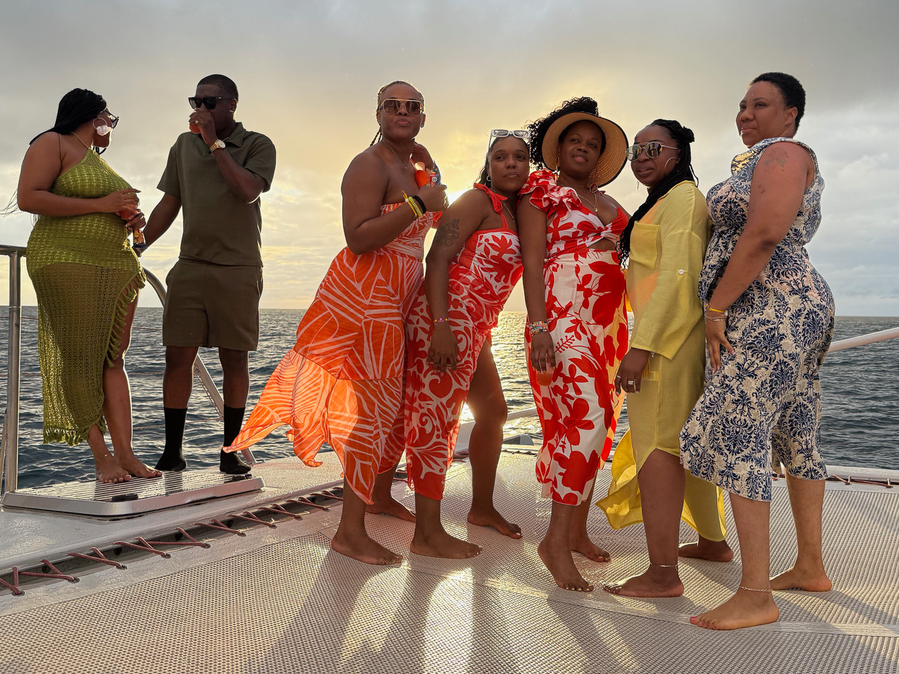 Passagierinnen beim Sunset Cruise des Simpson Bay Resort