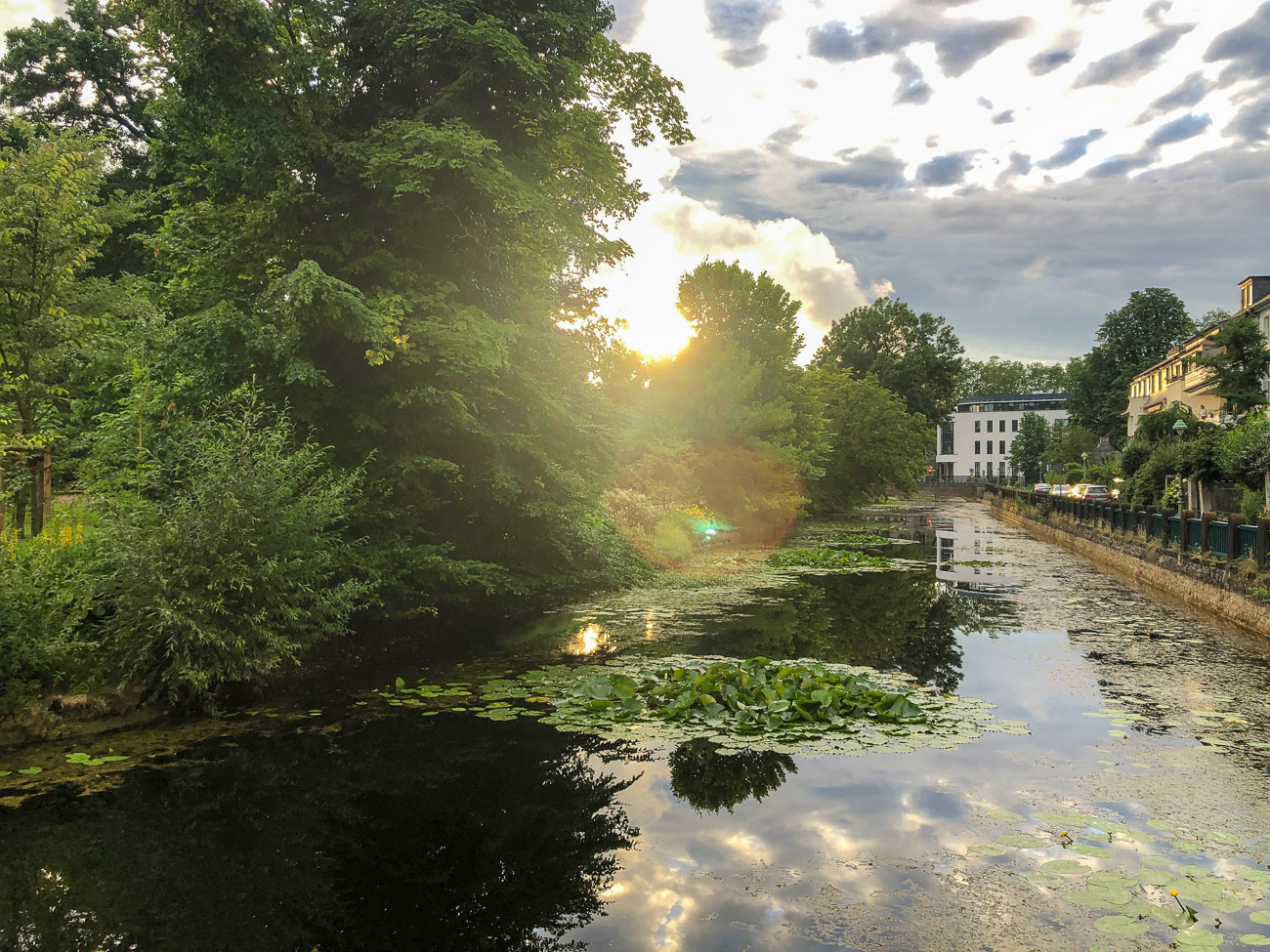Sonnenuntergang über dem Graben am Poppelsdorfer Schloss, einer der Stationen während der 48 Stunden in Bonn