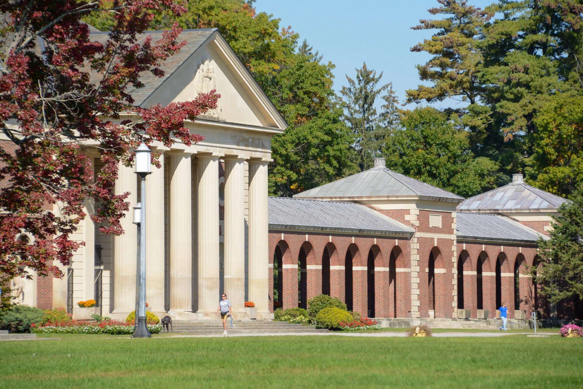 Roosevelt Bath House im Saratoga Springs State Park mit klassizistischen Bauten